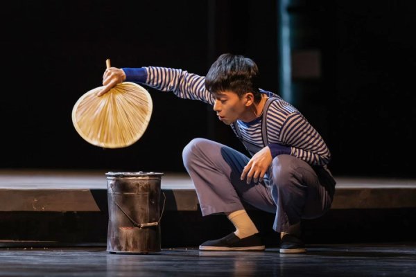 出彩速配 舞台剧《繁花》终篇下月首演，宝总三兄弟情感走向迎大结局